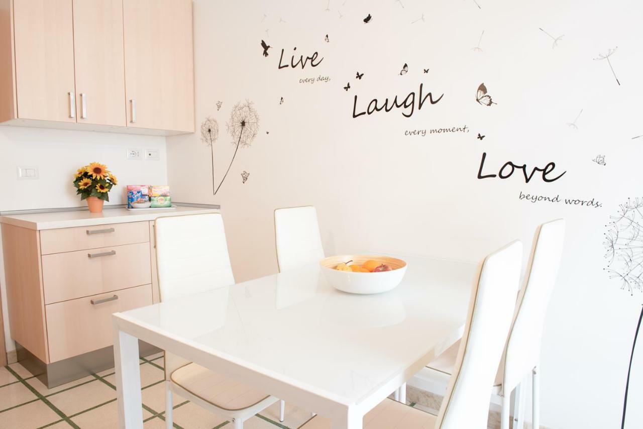 Michelangelo Apartment Civitavecchia Luaran gambar