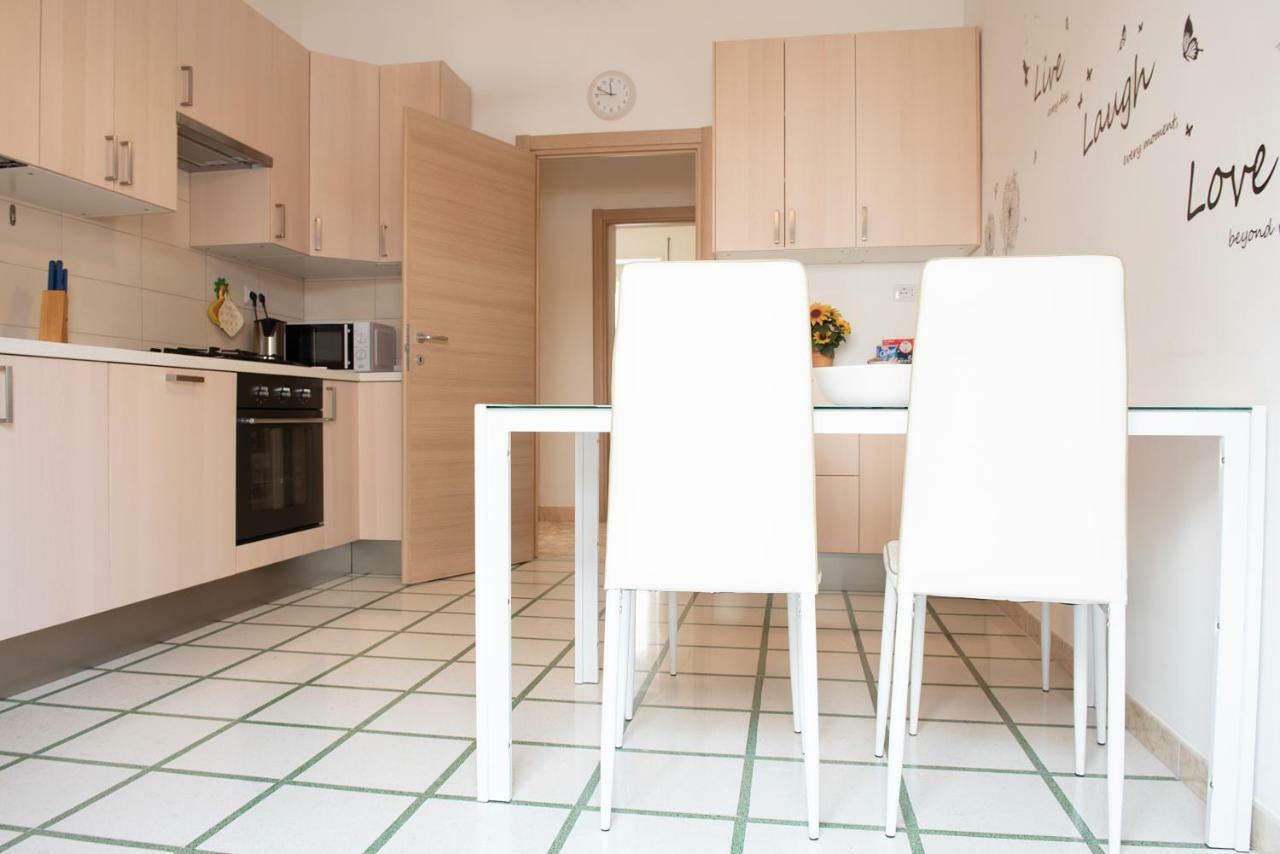 Michelangelo Apartment Civitavecchia Luaran gambar